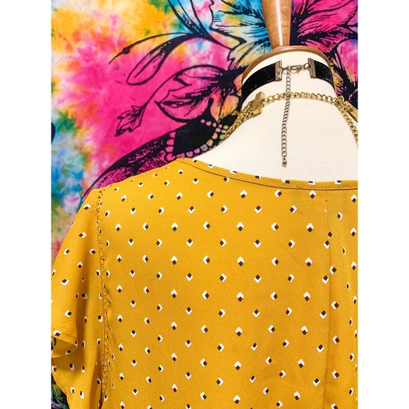 π Stylish sunny lace top - Picture 6 of 11